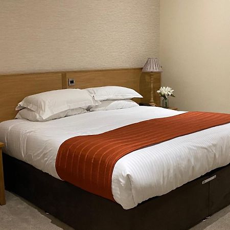 דנפרמליין The City Hotel מראה חיצוני תמונה