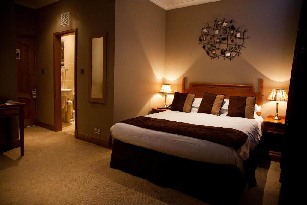 דנפרמליין The City Hotel חדר תמונה